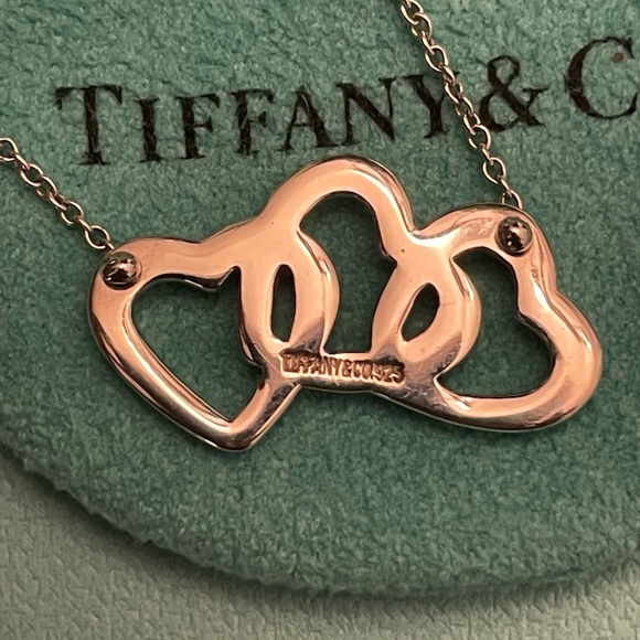 Tiffany & Co triple heart necklace - Picture 6 of 7